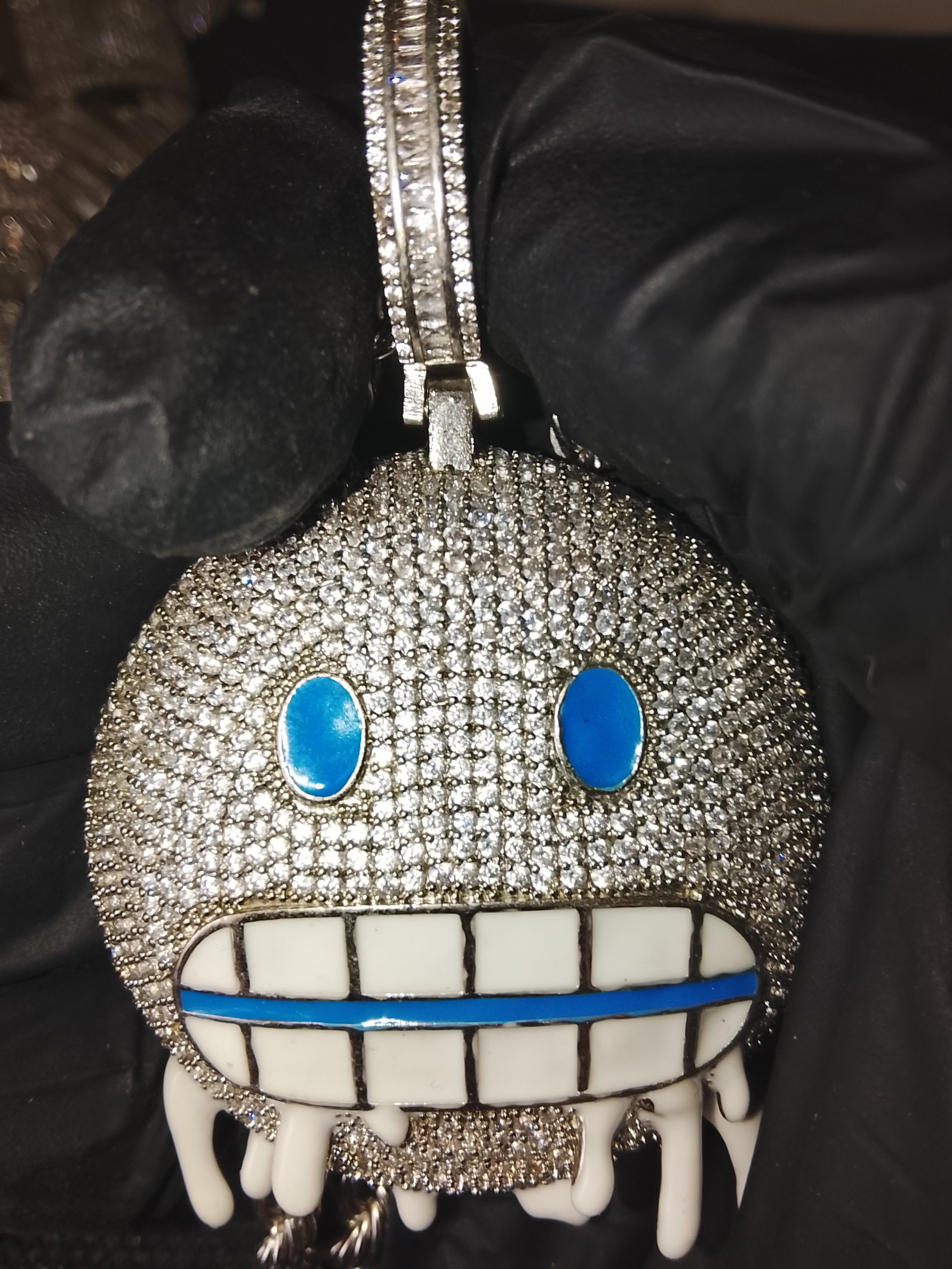 CIONDOLO EMOJI ICE